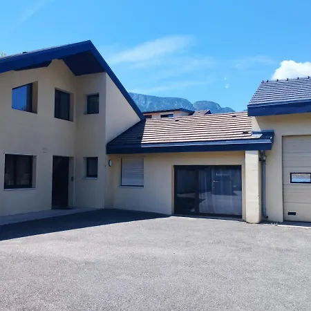 Armonia 5 Etoiles Avec Piscine Chauffee Jacuzzi Et Jardin A 3mn Du D Annecy *